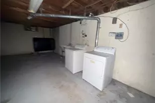 243 Deerfield Rd, Cranston, RI 02920 - Photo 28