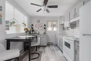 110 Pilgrim Pkwy, Warwick, RI 02888 - Photo 6
