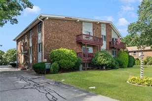 110 Pilgrim Pkwy, Warwick, RI 02888 - Photo 14