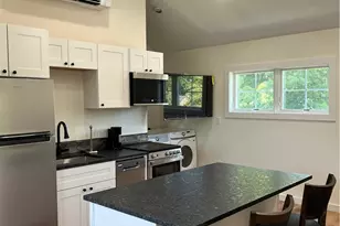 21 Murphy Circle Circle, Middletown, RI 02842 - Photo 2