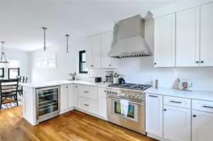 310 Elmgrove Ave, Providence, RI 02906 - Photo 16