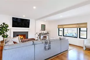 310 Elmgrove Ave, Providence, RI 02906 - Photo 8