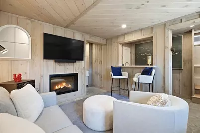 14 Barney Street, Newport, RI 02840 - Photo 24