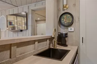 14 Barney Street, Newport, RI 02840 - Photo 26