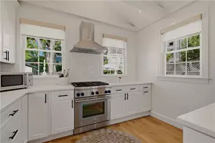 14 Barney St, Newport, RI 02840 - Photo 12
