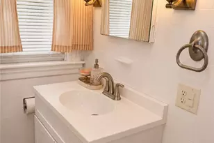 6 Warwick Rd, Pawtucket, RI 02861 - Photo 8