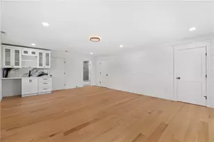 95 W Main Rd, Portsmouth, RI 02871 - Photo 24