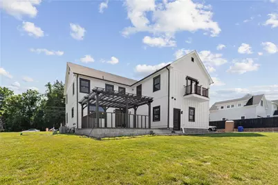 95 W Main Road, Portsmouth, RI 02871 - Photo 36