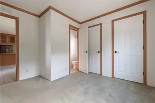 979 Toll Gate Rd, Warwick, RI 02886 - Photo 8