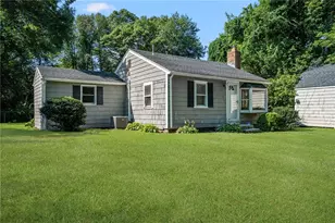7 Cantone Rd, Narragansett, RI 02882 - Photo 2