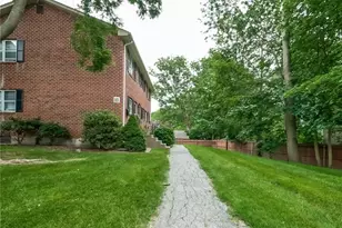 70 Carroll Ave, Newport, RI 02840 - Photo 22