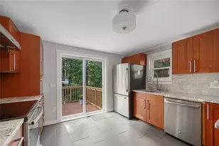 22 Robbins Dr, Coventry, RI 02816 - Photo 4
