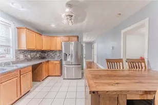95 Laura St, Providence, RI 02907 - Photo 8