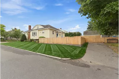 47 Friendly Road, Cranston, RI 02910 - Photo 4