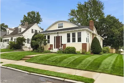 47 Friendly Road, Cranston, RI 02910 - Photo 2