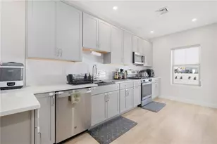 46 W Vly Cir, West Warwick, RI 02893 - Photo 4