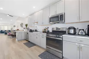 46 W Vly Cir, West Warwick, RI 02893 - Photo 6