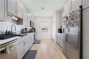46 W Vly Cir, West Warwick, RI 02893 - Photo 2