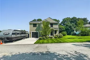 2 Overhill Rd, Warren, RI 02885 - Photo 1