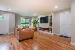 2 Overhill Rd, Warren, RI 02885 - Photo 4