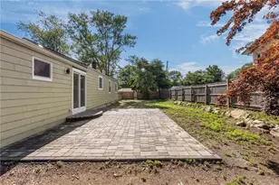 61 Cactus St, Warwick, RI 02886 - Photo 4