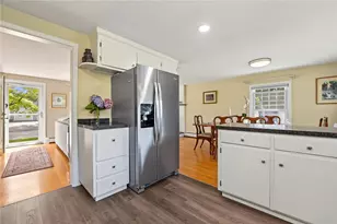 10 Cherry Ln, Barrington, RI 02806 - Photo 10