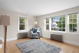 135 Sandringham Ave, Providence, RI 02908 - Photo 8