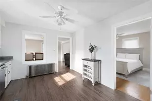 135 Sandringham Ave, Providence, RI 02908 - Photo 14