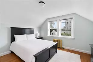 135 Sandringham Ave, Providence, RI 02908 - Photo 24