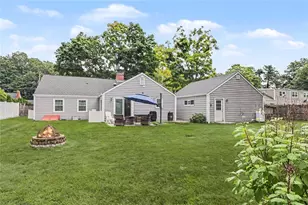 25 Tingley Dr, Cumberland, RI 02864 - Photo 2