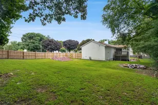 23 Woodcrest Dr, Johnston, RI 02919 - Photo 22