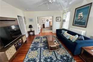 28 Calvert St, Newport, RI 02840 - Photo 2
