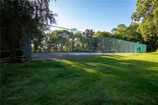 752 Quaker Ln, Warwick, RI 02818 - Photo 32