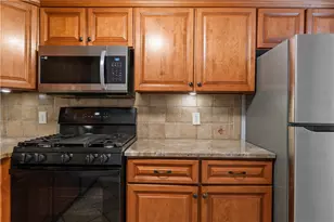 752 Quaker Ln, Warwick, RI 02818 - Photo 18