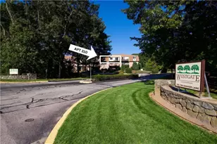 752 Quaker Ln, Warwick, RI 02818 - Photo 2