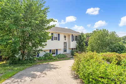 8 Bratt Lane, West Warwick, RI 02893 - Photo 2