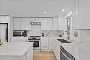 9 Country Pkwy, North Providence, RI 02911 - Photo 8