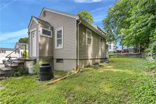 9 Country Pkwy, North Providence, RI 02911 - Photo 36