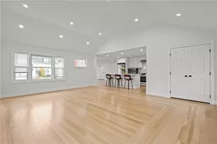 9 Country Pkwy, North Providence, RI 02911 - Photo 18