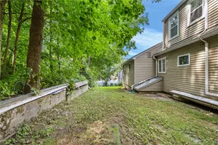 9 Country Pkwy, North Providence, RI 02911 - Photo 38