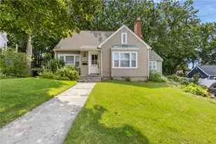 9 Country Pkwy, North Providence, RI 02911 - Photo 34