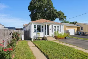 127 Fern St, Warwick, RI 02889 - Photo 2