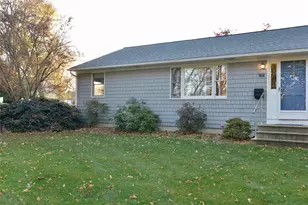 55 Vinton Ave, Cranston, RI 02920 - Photo 4