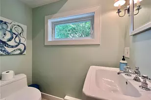 15 Hammersmith Rd, Newport, RI 02840 - Photo 12