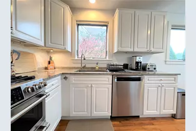 15 Hammersmith Road #16A, Newport, RI 02840 - Photo 6