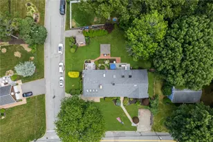 210 Wildflower Dr, Cranston, RI 02921 - Photo 10