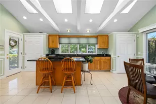 210 Wildflower Dr, Cranston, RI 02921 - Photo 32