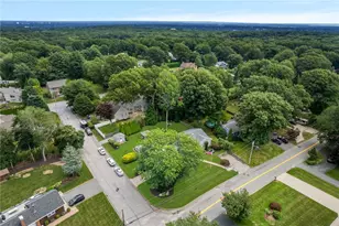 210 Wildflower Dr, Cranston, RI 02921 - Photo 6