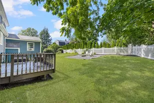 45 Farm Dr, Cumberland, RI 02864 - Photo 2