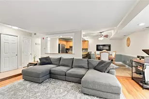 125 Van Zandt Ave, Newport, RI 02840 - Photo 4